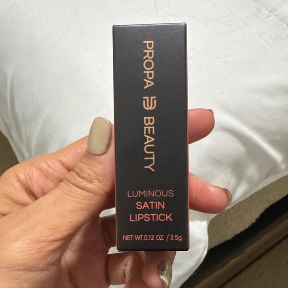 Propa Beauty "Her Magic" lipstick - Picture 7 of 9